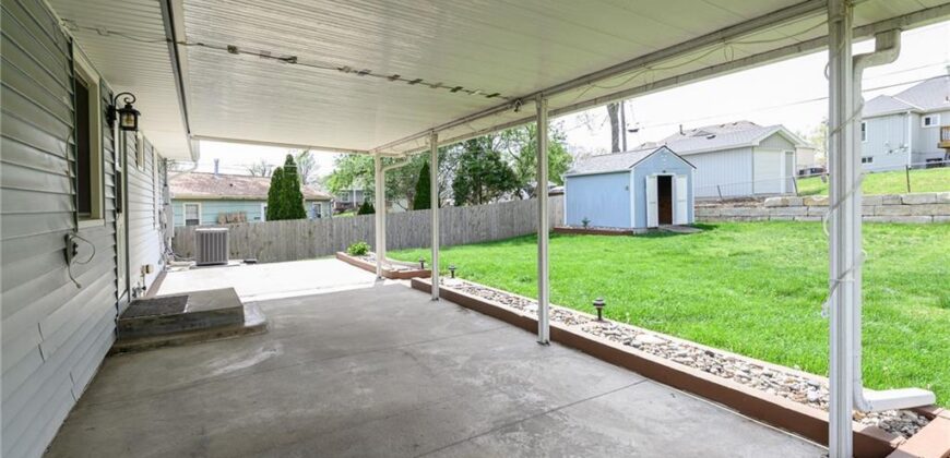 5208 N Wayne Avenue, Kansas City, MO 64118