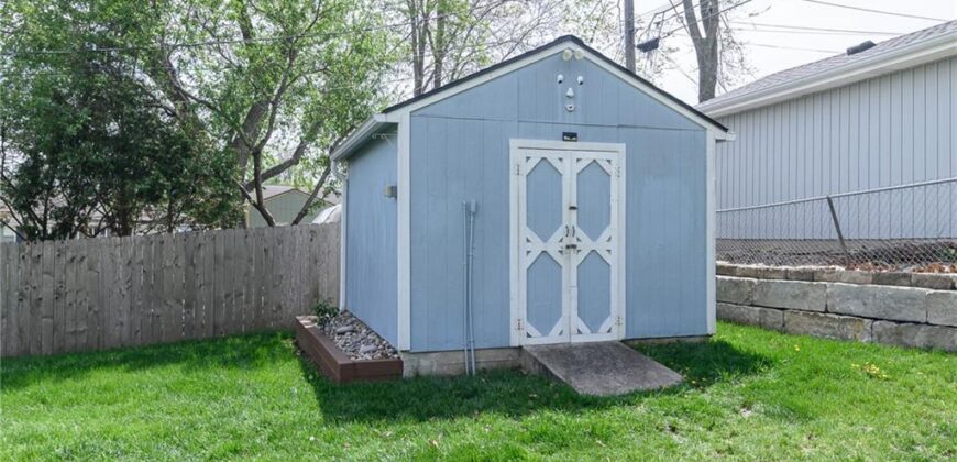 5208 N Wayne Avenue, Kansas City, MO 64118