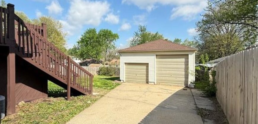532 NE 98th Place, Kansas City, MO 64155