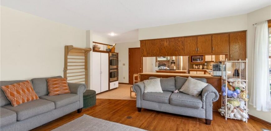 3415 Rock Creek Drive, Kansas City, MO 64116