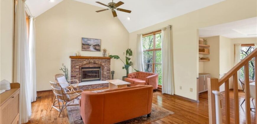 3415 Rock Creek Drive, Kansas City, MO 64116