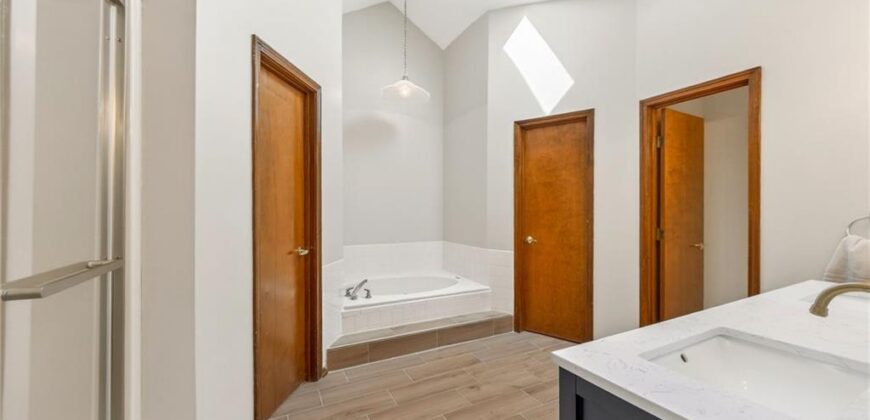 3415 Rock Creek Drive, Kansas City, MO 64116