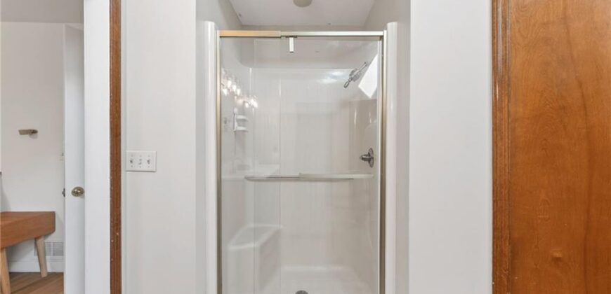 3415 Rock Creek Drive, Kansas City, MO 64116