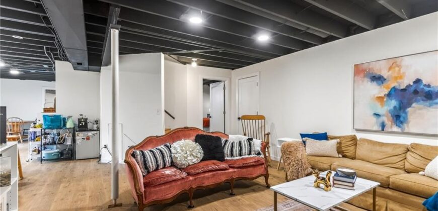 3415 Rock Creek Drive, Kansas City, MO 64116