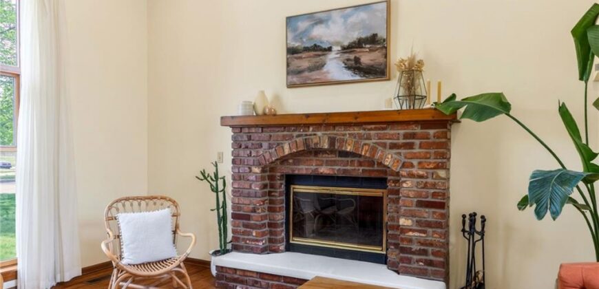 3415 Rock Creek Drive, Kansas City, MO 64116