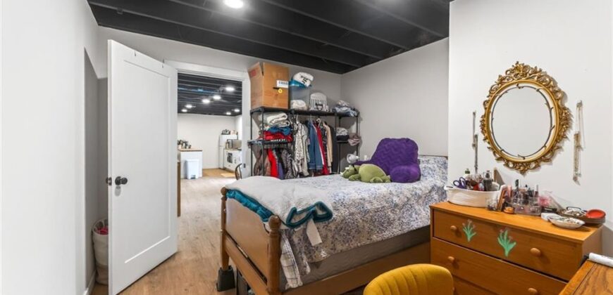 3415 Rock Creek Drive, Kansas City, MO 64116