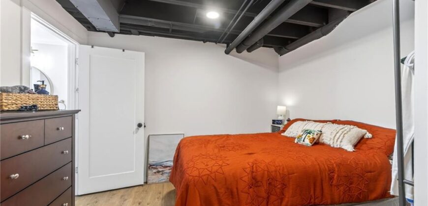 3415 Rock Creek Drive, Kansas City, MO 64116