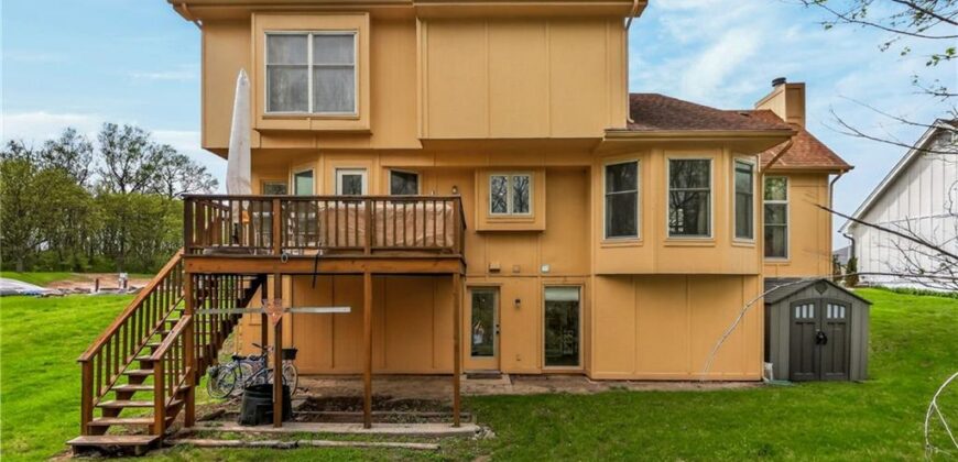 3415 Rock Creek Drive, Kansas City, MO 64116