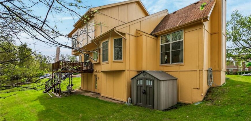 3415 Rock Creek Drive, Kansas City, MO 64116