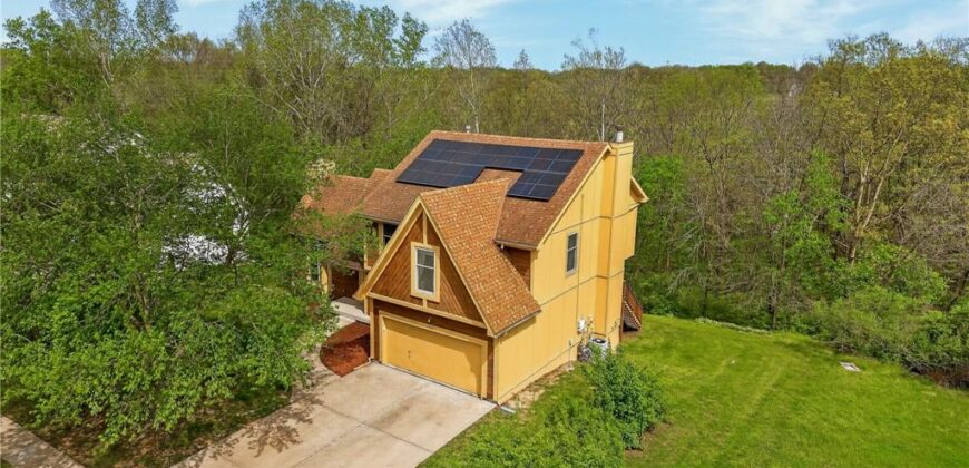 3415 Rock Creek Drive, Kansas City, MO 64116