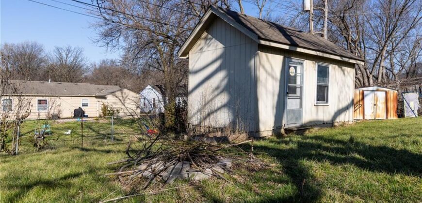 5304 N Michigan Avenue, Kansas City, MO 64118