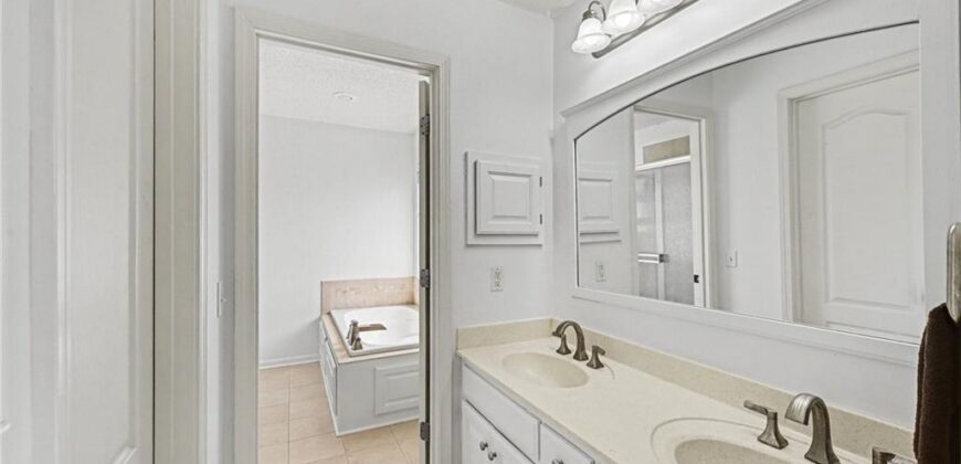 19621 Harbor Drive, Smithville, MO 64089