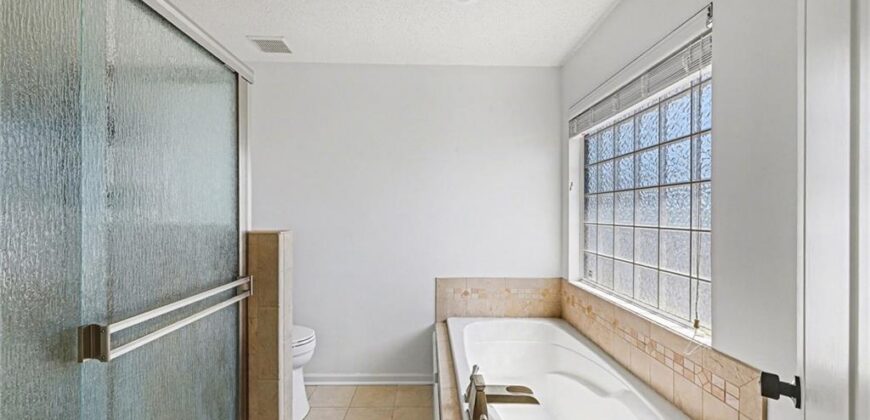 19621 Harbor Drive, Smithville, MO 64089