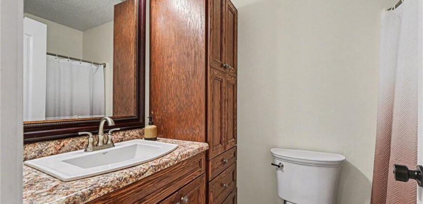 19621 Harbor Drive, Smithville, MO 64089