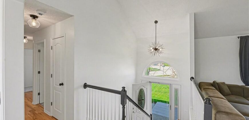 19621 Harbor Drive, Smithville, MO 64089