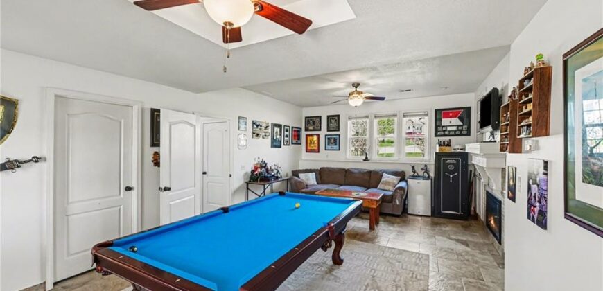 19621 Harbor Drive, Smithville, MO 64089