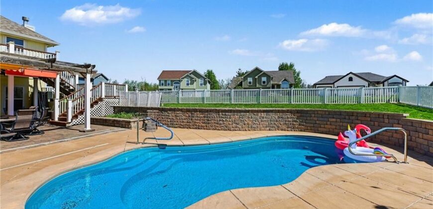 19621 Harbor Drive, Smithville, MO 64089