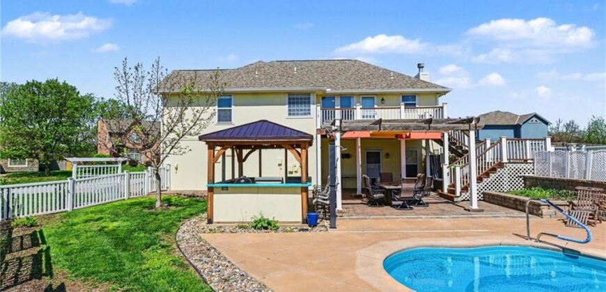 19621 Harbor Drive, Smithville, MO 64089