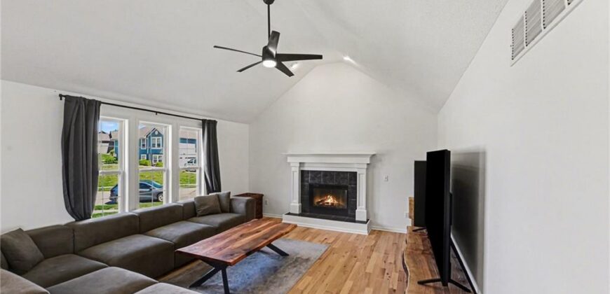 19621 Harbor Drive, Smithville, MO 64089