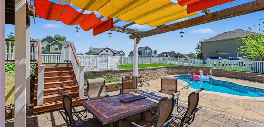 19621 Harbor Drive, Smithville, MO 64089