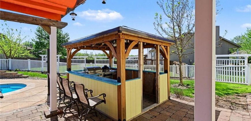 19621 Harbor Drive, Smithville, MO 64089