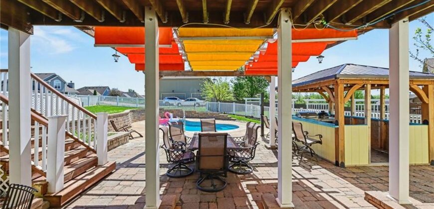 19621 Harbor Drive, Smithville, MO 64089