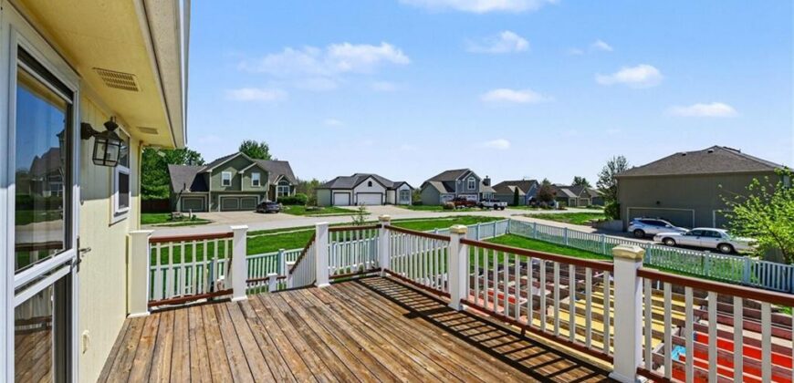 19621 Harbor Drive, Smithville, MO 64089