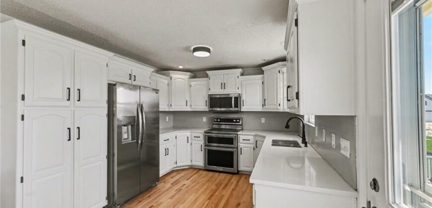 19621 Harbor Drive, Smithville, MO 64089