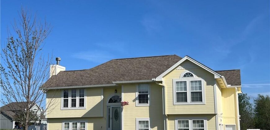 19621 Harbor Drive, Smithville, MO 64089