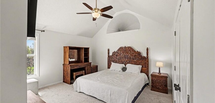 19621 Harbor Drive, Smithville, MO 64089