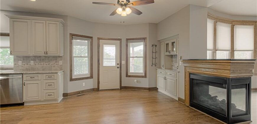 1004 Aspen Drive, Liberty, MO 64068