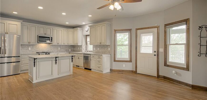 1004 Aspen Drive, Liberty, MO 64068