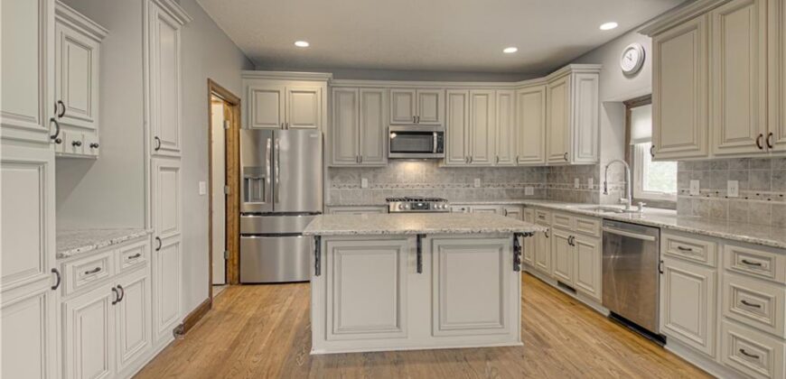 1004 Aspen Drive, Liberty, MO 64068