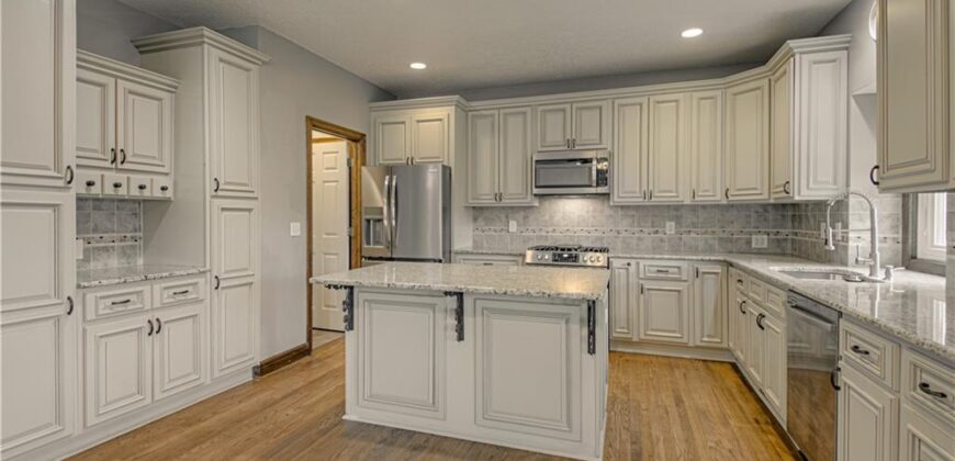 1004 Aspen Drive, Liberty, MO 64068