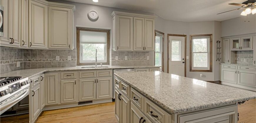 1004 Aspen Drive, Liberty, MO 64068