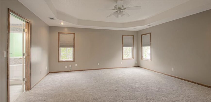 1004 Aspen Drive, Liberty, MO 64068