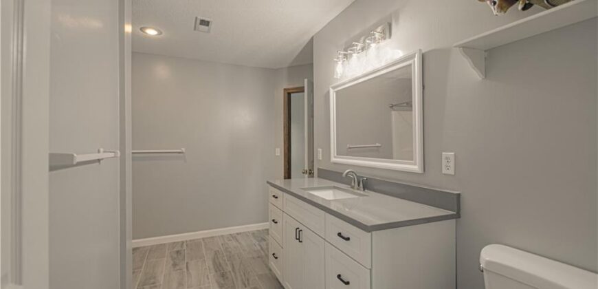 1004 Aspen Drive, Liberty, MO 64068