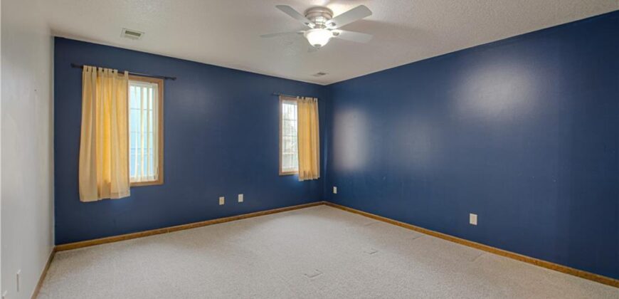 1004 Aspen Drive, Liberty, MO 64068