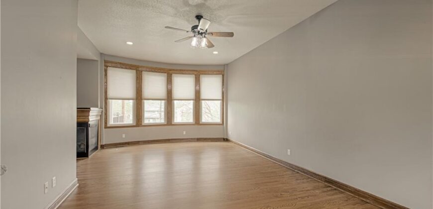 1004 Aspen Drive, Liberty, MO 64068