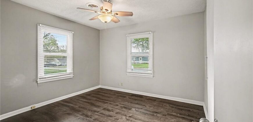 608 NE 67th Street, Gladstone, MO 64118