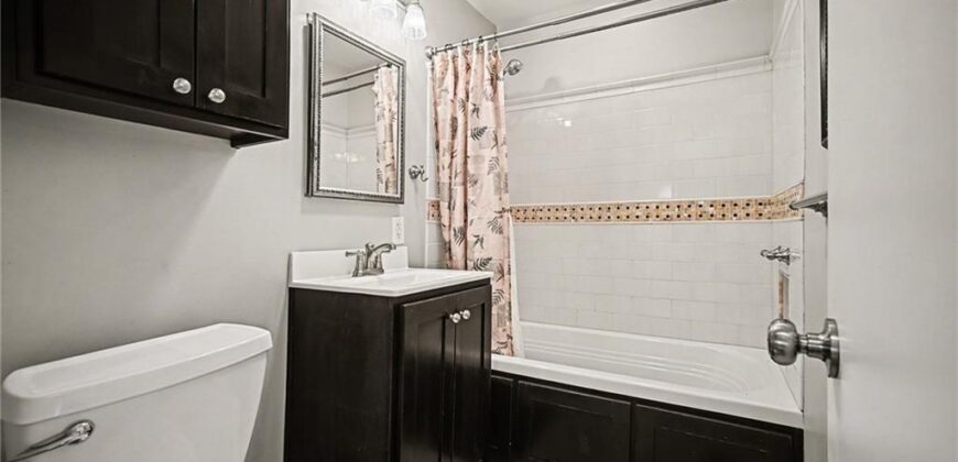 608 NE 67th Street, Gladstone, MO 64118