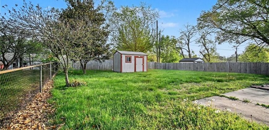 608 NE 67th Street, Gladstone, MO 64118