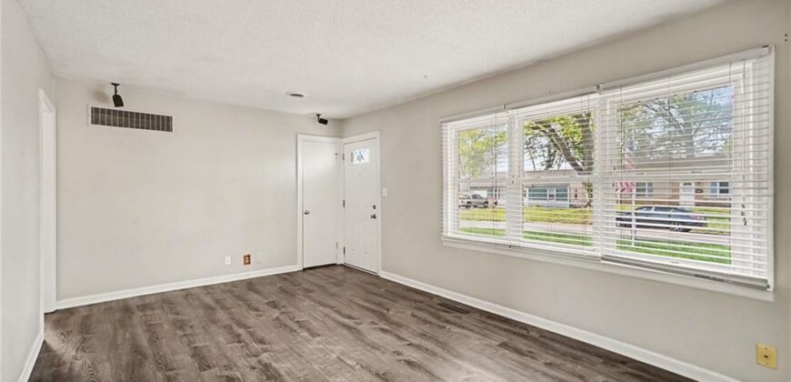 608 NE 67th Street, Gladstone, MO 64118