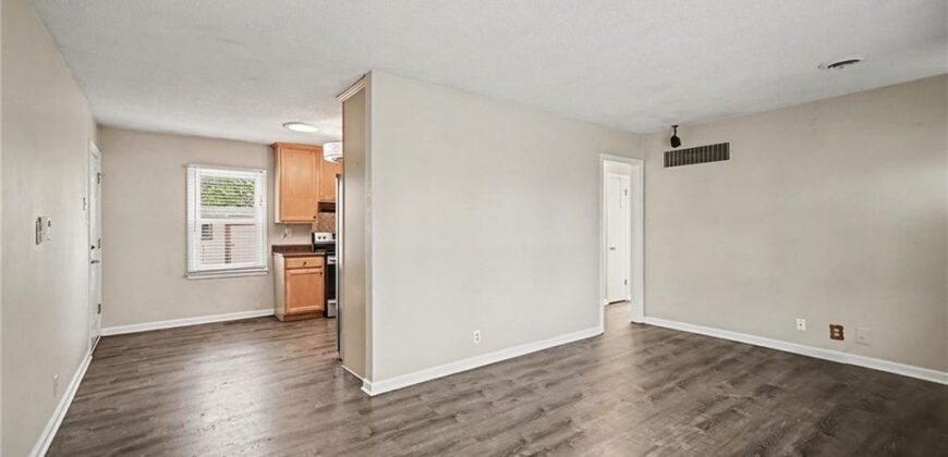 608 NE 67th Street, Gladstone, MO 64118