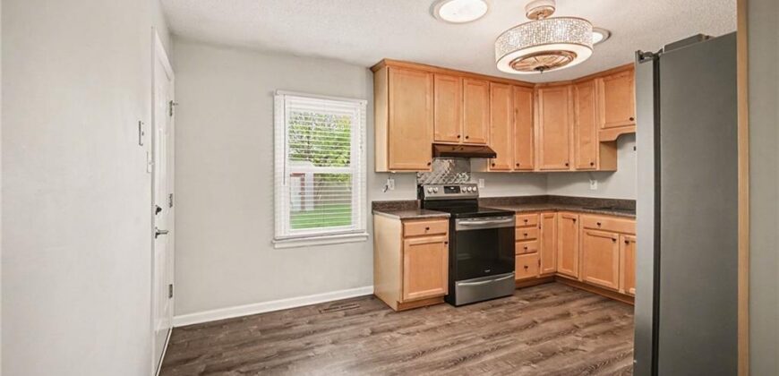 608 NE 67th Street, Gladstone, MO 64118