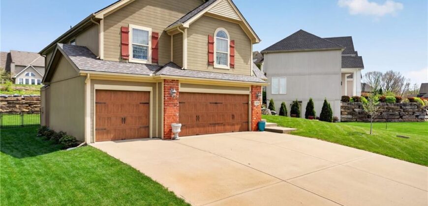 6719 NW Monticello Terrace, Parkville, MO 64152