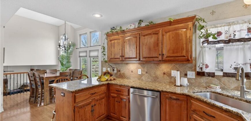 6719 NW Monticello Terrace, Parkville, MO 64152