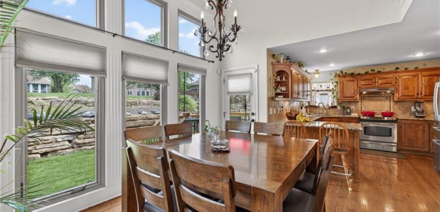 6719 NW Monticello Terrace, Parkville, MO 64152