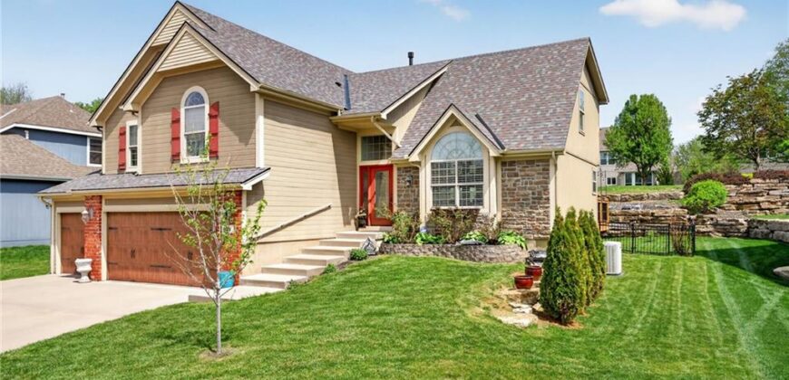 6719 NW Monticello Terrace, Parkville, MO 64152