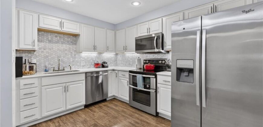 6719 NW Monticello Terrace, Parkville, MO 64152